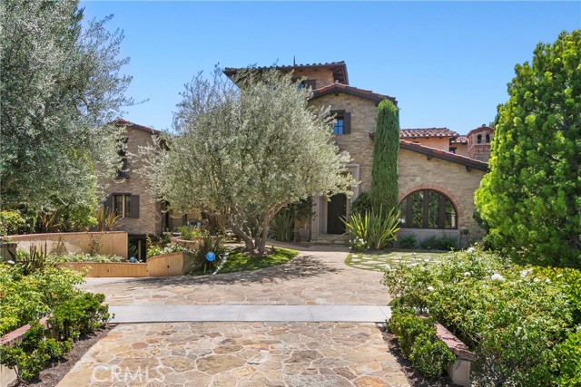 4 Thomas Road, Ladera Ranch CA: https://media.crmls.org/medias/3b2aea26-204d-4252-9f6b-ac4fa4cfc772.jpg