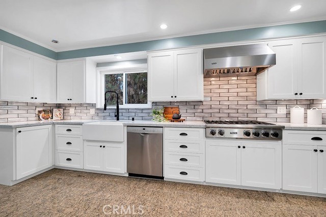 5858 Abernathy Drive, Los Angeles CA: https://media.crmls.org/medias/3b2b2719-bcd7-4130-8942-93ff0dda17d5.jpg