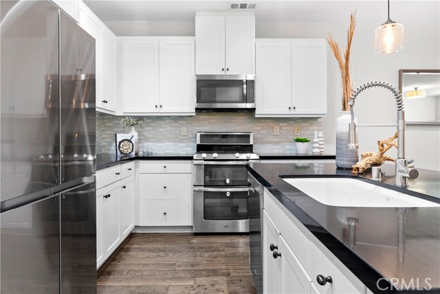 28 Sembrio Street, Rancho Mission Viejo CA: https://media.crmls.org/medias/3b2b3c1d-b37b-4776-8dc3-8eb7fb2aad00.jpg