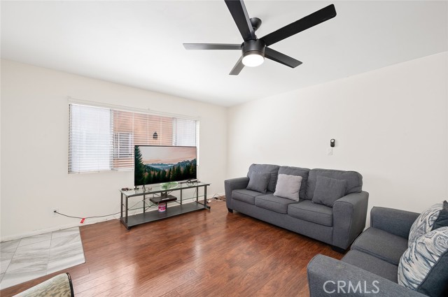 Detail Gallery Image 4 of 30 For 933 N Cedar St #6,  Inglewood,  CA 90302 - 2 Beds | 2 Baths