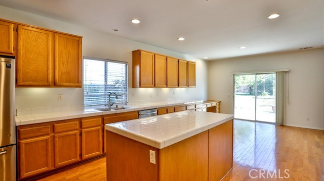 Detail Gallery Image 12 of 33 For 10310 Icefield Ct, Corona,  CA 92883 - 4 Beds | 2/1 Baths