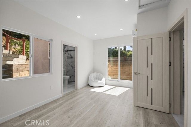 Detail Gallery Image 16 of 35 For 10801 1/2 Wescott Ave, Sunland,  CA 91040 - 2 Beds | 2 Baths