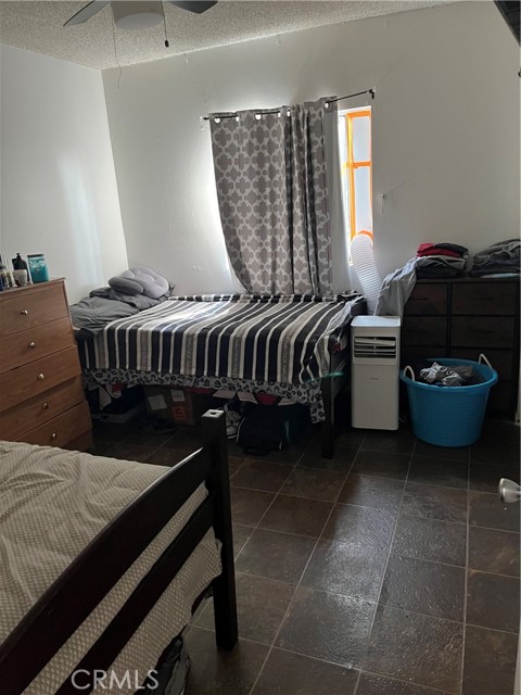 201 W Raymond Street, Compton CA: https://media.crmls.org/medias/3b2c97f4-c63d-47ce-aeb4-aa792311a4e1.jpg