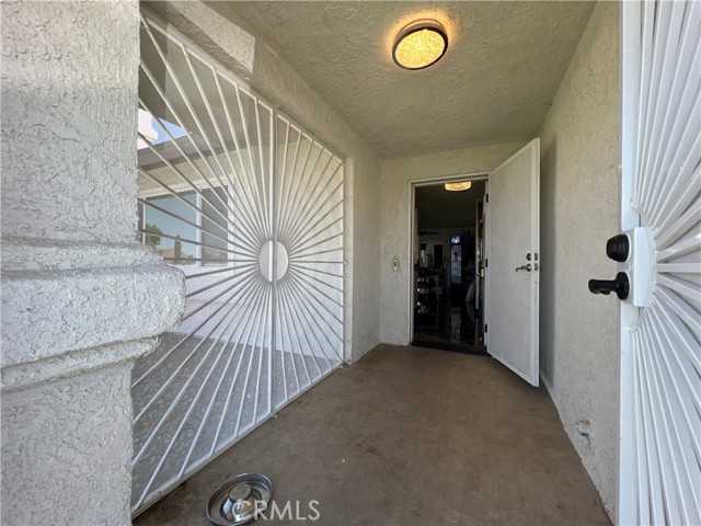 Detail Gallery Image 8 of 59 For 15245 Apache Rd, Apple Valley,  CA 92307 - 3 Beds | 2 Baths