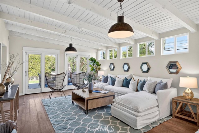 Detail Gallery Image 4 of 41 For 1659 3rd St, Manhattan Beach,  CA 90266 - 4 Beds | 3/1 Baths