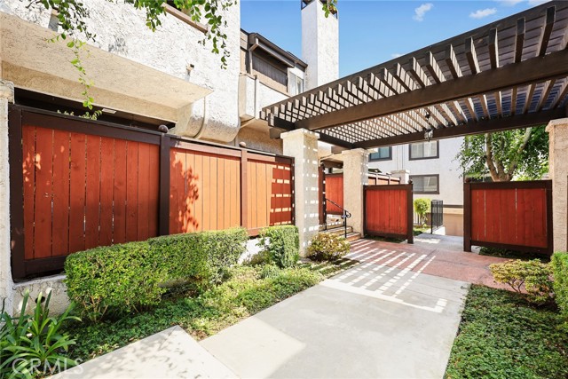 Detail Gallery Image 5 of 51 For 458 W Huntington Dr #B,  Arcadia,  CA 91007 - 3 Beds | 2/1 Baths