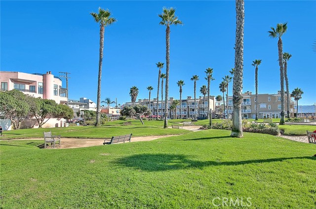 Detail Gallery Image 20 of 24 For 15 15th St #13,  Hermosa Beach,  CA 90254 - 2 Beds | 2 Baths