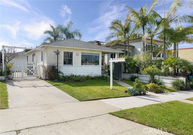 Full Flat Lot with ocean view from second story!
