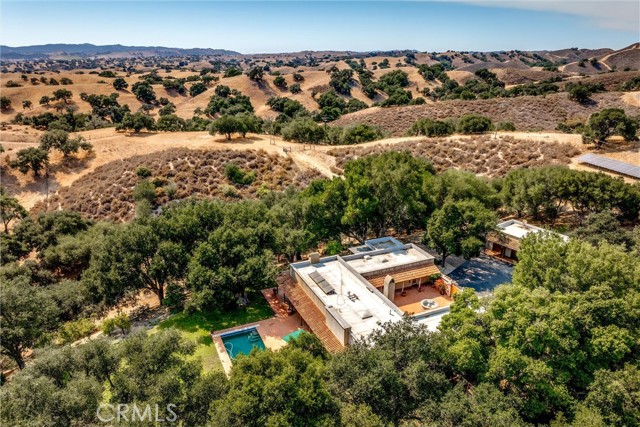 3595 Oak Trail Rd, Santa Ynez CA: https://media.crmls.org/medias/3b2e8c32-6cf4-4589-9533-ad9ddf349752.jpg