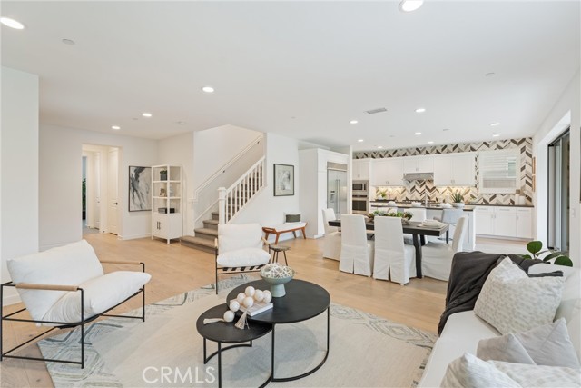 287 Barnes Road, Tustin CA: https://media.crmls.org/medias/3b2ea4b6-963a-4e82-a8f1-936d268317c8.jpg