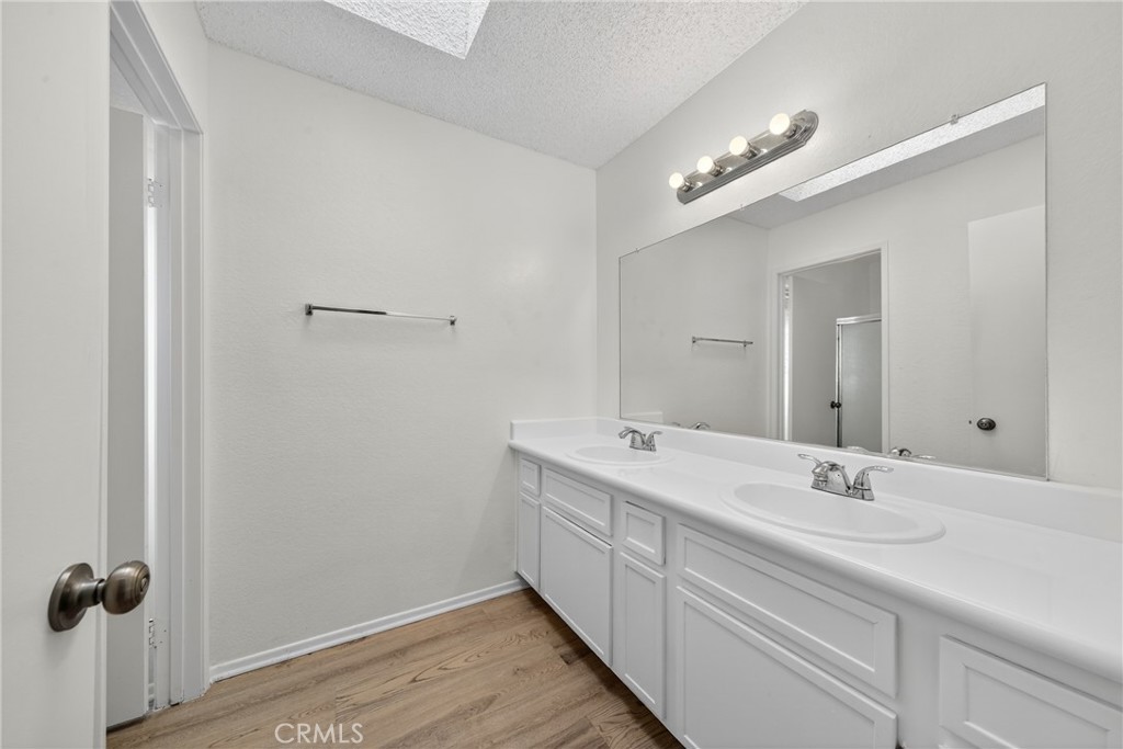 MLS #OC25244729 image #30