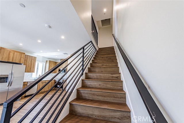 Detail Gallery Image 20 of 27 For 1859 Crenshaw Bld #1/2,  Los Angeles,  CA 90019 - 4 Beds | 3 Baths