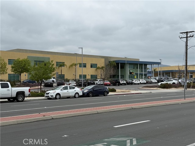 21737 Eucalyptus Avenue, Moreno Valley CA: https://media.crmls.org/medias/3b30ce93-724b-4a86-93b3-80f465e281f4.jpg