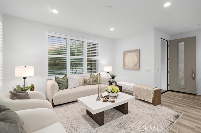 118 Modjeska, Irvine CA: https://media.crmls.org/medias/3b310e99-d52f-4dc5-a1ea-402fb179d819.jpg