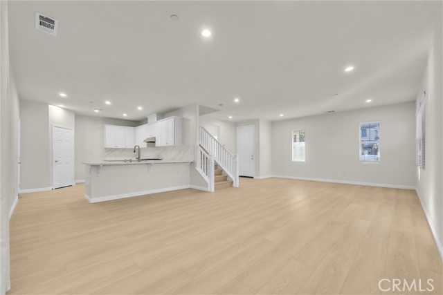 Detail Gallery Image 6 of 30 For 5001 S Centennial, Ontario,  CA 91762 - 5 Beds | 3/1 Baths