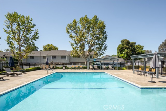 25353 Gemini Ln, Lake Forest CA: https://media.crmls.org/medias/3b312473-ba96-45ae-8851-0e513efbf504.jpg