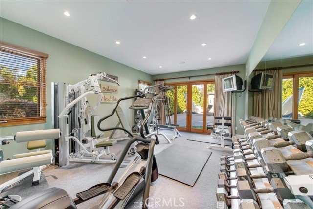 Detail Gallery Image 25 of 67 For 5230 Quakertown Ave, Woodland Hills,  CA 91364 - 5 Beds | 5 Baths