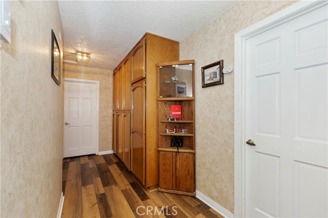 Detail Gallery Image 14 of 47 For 20407 Eyota Ln, Apple Valley,  CA 92308 - 3 Beds | 2 Baths