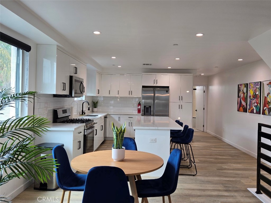 837 N Harvard