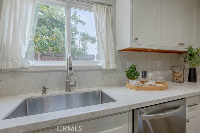 1901 Morgan Avenue, Claremont CA: https://media.crmls.org/medias/3b3283d8-0ec0-413f-be24-046ded8428d0.jpg