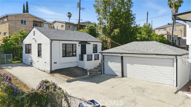 1327 S Burnside Avenue, Los Angeles CA: https://media.crmls.org/medias/3b3295c1-e74a-4047-bae1-d5bbece8213c.jpg