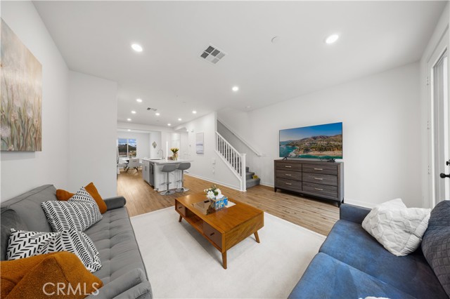 Detail Gallery Image 3 of 19 For 677 Panorama, La Puente,  CA 91744 - 3 Beds | 3/1 Baths
