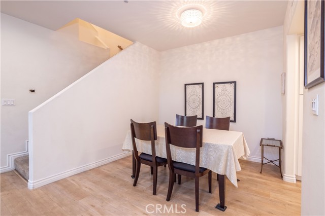 Detail Gallery Image 7 of 38 For 9146 Lemona Ave #103,  North Hills,  CA 91343 - 3 Beds | 2/1 Baths