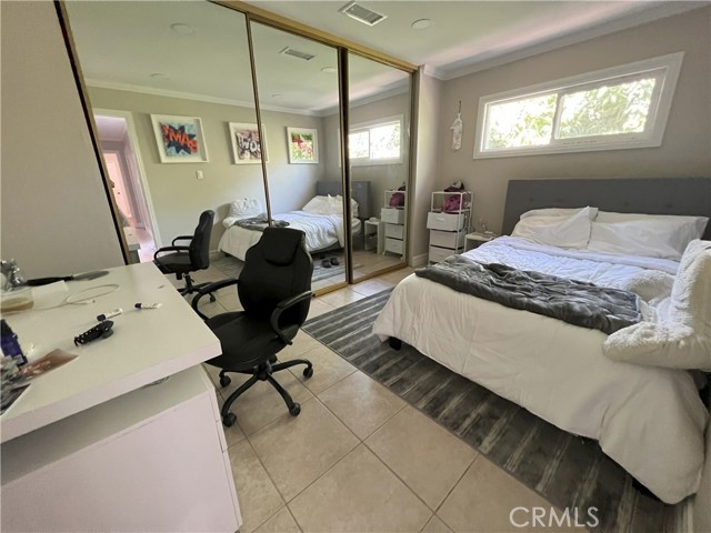 Detail Gallery Image 10 of 14 For 392 N Batavia St, Orange,  CA 92868 - 5 Beds | 3 Baths