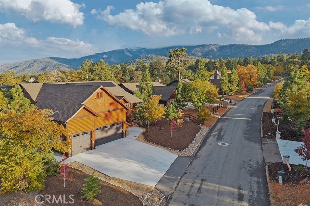 1658 Tuolumne Road, Big Bear City CA: https://media.crmls.org/medias/3b33988c-4228-4322-8a44-192148dd64d8.jpg