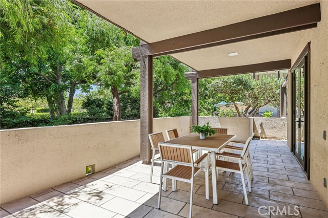 480 S Orange Grove Boulevard, Pasadena CA: https://media.crmls.org/medias/3b3493bf-fccb-4246-8d59-15954fc193fb.jpg
