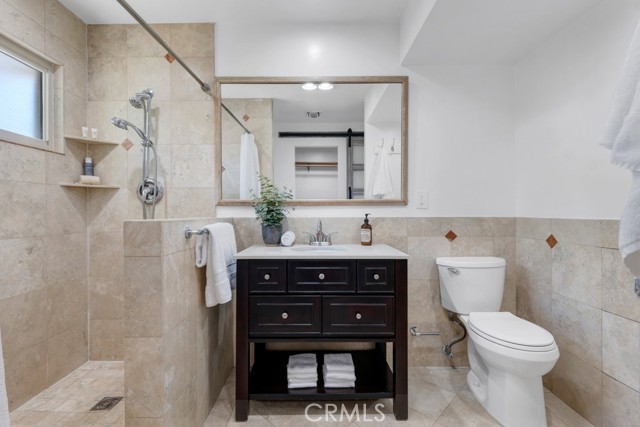 20994 Bandera Street, Woodland Hills CA: https://media.crmls.org/medias/3b351069-e77a-427c-a58d-bd2f95416256.jpg