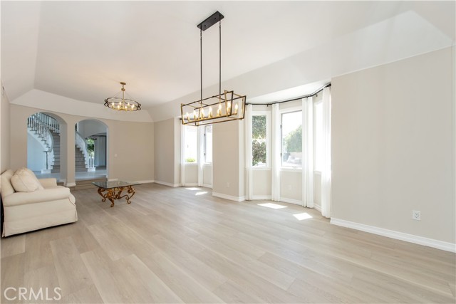 2836 N Kingsgate Drive, Orange CA: https://media.crmls.org/medias/3b354ddc-4429-44af-8657-762f39ab15fc.jpg