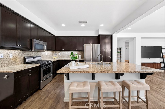 Detail Gallery Image 12 of 30 For 302 E Bridenbecker Ave, La Habra,  CA 90631 - 4 Beds | 2/1 Baths