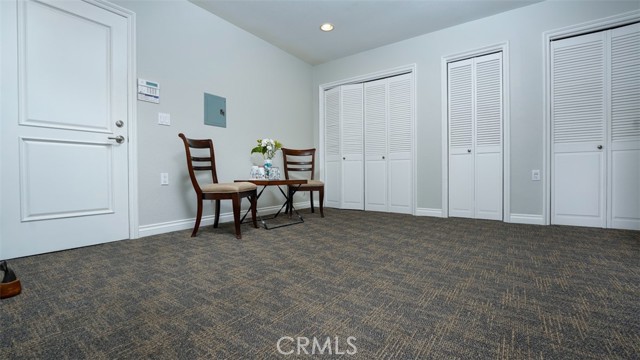 Bonus room with laundry and access to garage