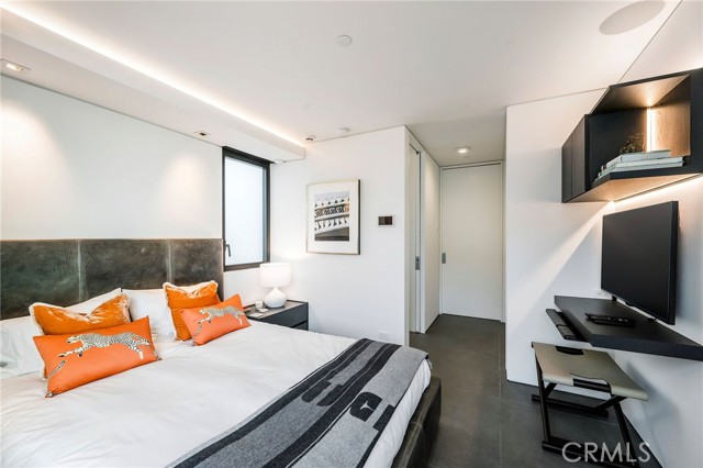 4320 The Strand, Manhattan Beach CA: https://media.crmls.org/medias/3b361e9b-d8ca-4ce0-8308-4a32697b6f6b.jpg