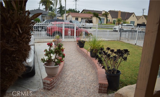 Detail Gallery Image 8 of 18 For 3219 Flower St, Huntington Park,  CA 90255 - 2 Beds | 1 Baths