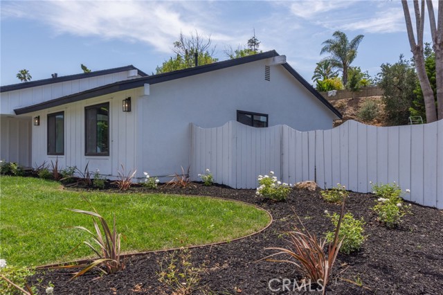 876 Ballina Court, Newbury Park CA: https://media.crmls.org/medias/3b3761ea-3d05-4bc3-bd57-d6cdaf5f515b.jpg