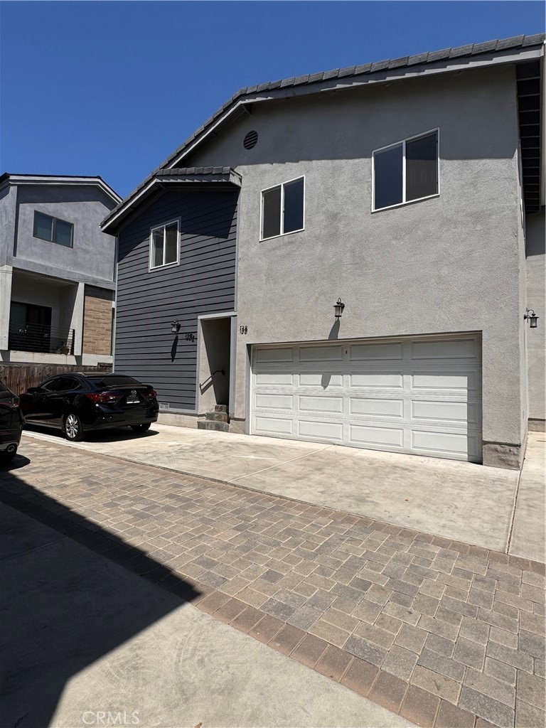 1/2 N Carondelet Street