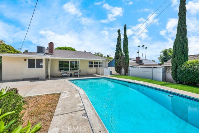 1119 N Lincoln Avenue, Fullerton CA: https://media.crmls.org/medias/3b380a15-6a6f-4f14-b705-0c4d076a4970.jpg