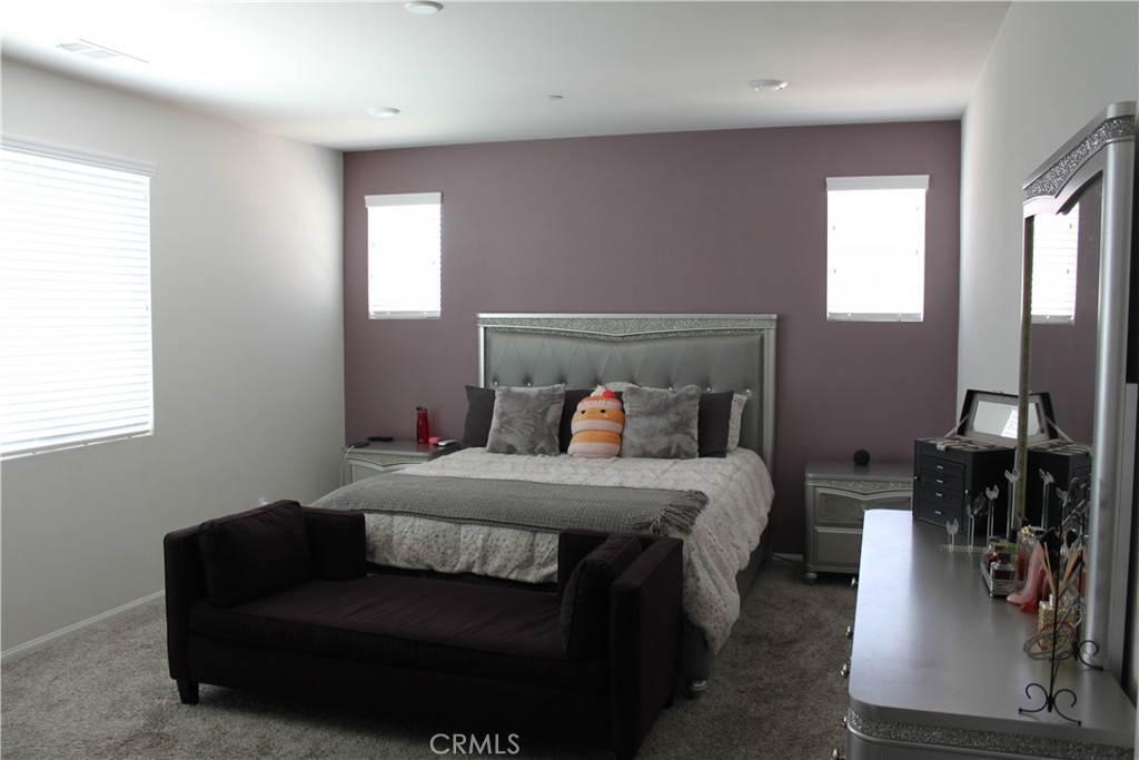 https://media.crmls.org/medias/3b389290-9948-4311-b7bf-3696e53d4ae2.jpg?preset=X-Large