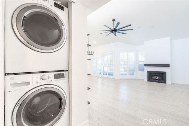 Detail Gallery Image 15 of 42 For 240 Nice #302,  Newport Beach,  CA 92663 - 2 Beds | 1/1 Baths