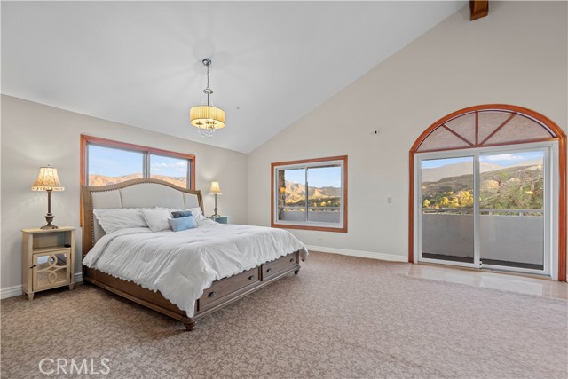 Detail Gallery Image 35 of 62 For 26945 Brooken Ave, Canyon Country,  CA 91387 - 5 Beds | 5/1 Baths