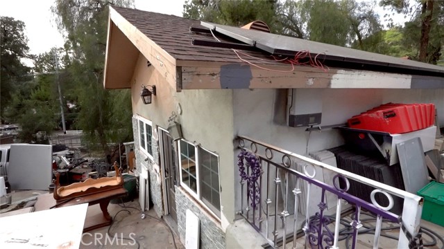 Detail Gallery Image 8 of 27 For 9928 Sunland Bld, Sunland,  CA 91040 - 4 Beds | 4 Baths