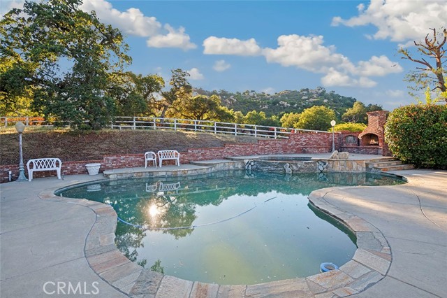 42580 Avenida Escala, Murrieta CA: https://media.crmls.org/medias/3b39ca16-7b13-4bce-8121-818a6a354432.jpg