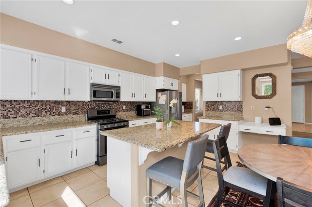 Detail Gallery Image 46 of 74 For 12655 Verano, Victorville,  CA 92392 - 5 Beds | 4/1 Baths