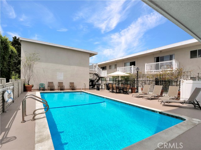 2411 Prospect Avenue, Hermosa Beach, California 90254, 1 Bedroom Bedrooms, ,1 BathroomBathrooms,Residential,Sold,Prospect,PV22093265