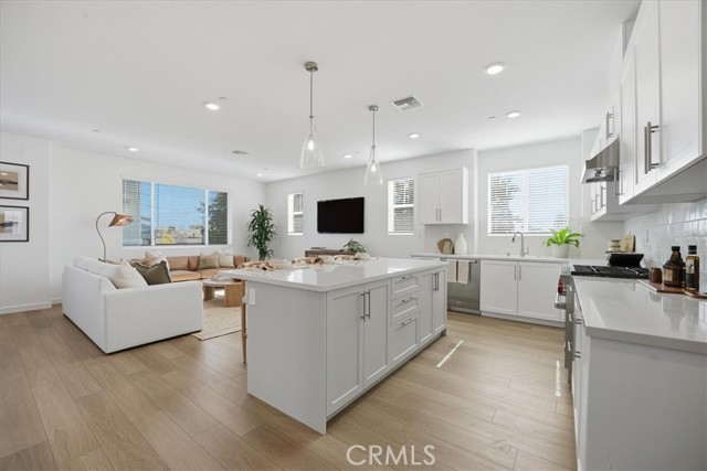 Detail Gallery Image 18 of 48 For 2380 Haley Point Drive #104,  Ventura,  CA 93003 - 4 Beds | 3/1 Baths