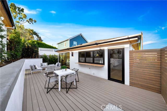 2605 N Poinsettia Avenue, Manhattan Beach CA: https://media.crmls.org/medias/3b3bcf35-6cbd-4f3e-9774-637824c05660.jpg