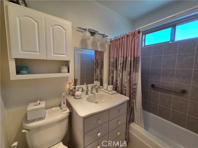 Detail Gallery Image 9 of 23 For 6021 Fountain Park Ln #7,  Woodland Hills,  CA 91367 - 2 Beds | 1 Baths