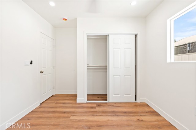 215 E Sierra Madre Avenue, Azusa CA: https://media.crmls.org/medias/3b3c5dac-6877-418e-8067-e7a154a45b52.jpg